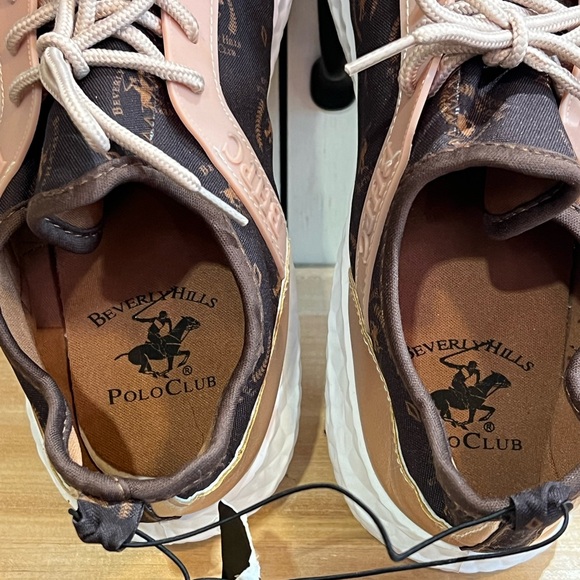 Beverly Hills Polo Club (BHPC) women's fashion sneakers NWT Size 11 - Picture 9 of 10